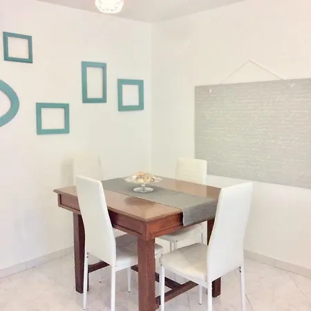 Apartment Lina's *